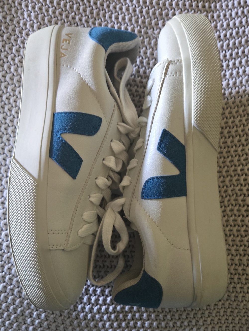 VEJA Campo Sneakers - Sz 7